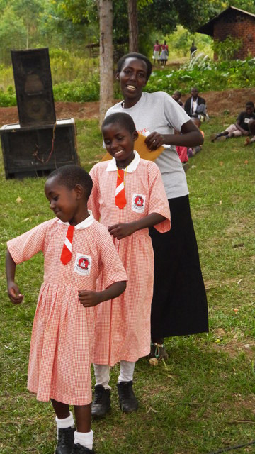EVC Uganda: Teddy & her daughters